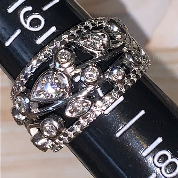 Diamond and white gold rococo band ring - Picture 11 of 14